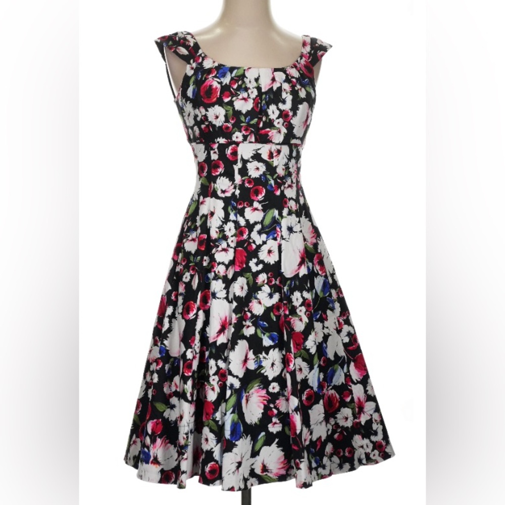 White House Black Market Woman’s Size 6 Floral Dress